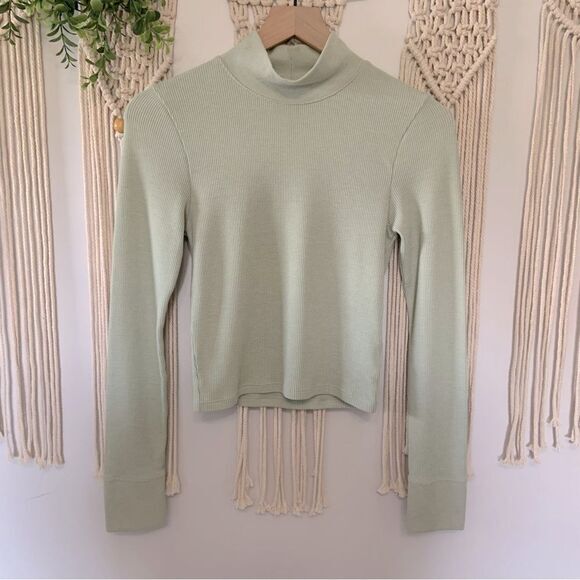 American Eagle Outfitters Tops - AMERICAN EAGLE Blizzard Mock Neck Rib Knit Cropped‎ Long Sleeve T-Shirt Green M
